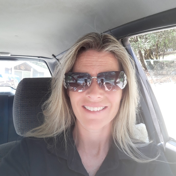 Poshmark profile picture for @dryer